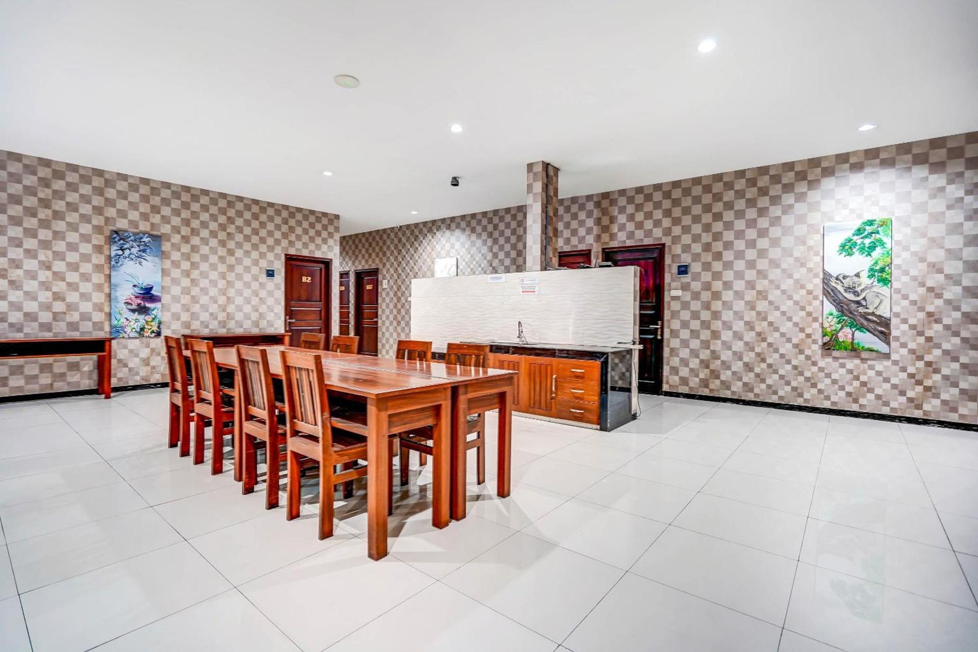Oyo 90889 Dkb Residence Surabaya Eksteriør billede