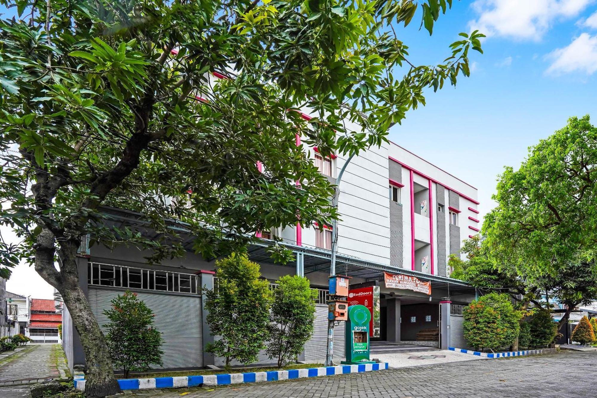 Oyo 90889 Dkb Residence Surabaya Eksteriør billede