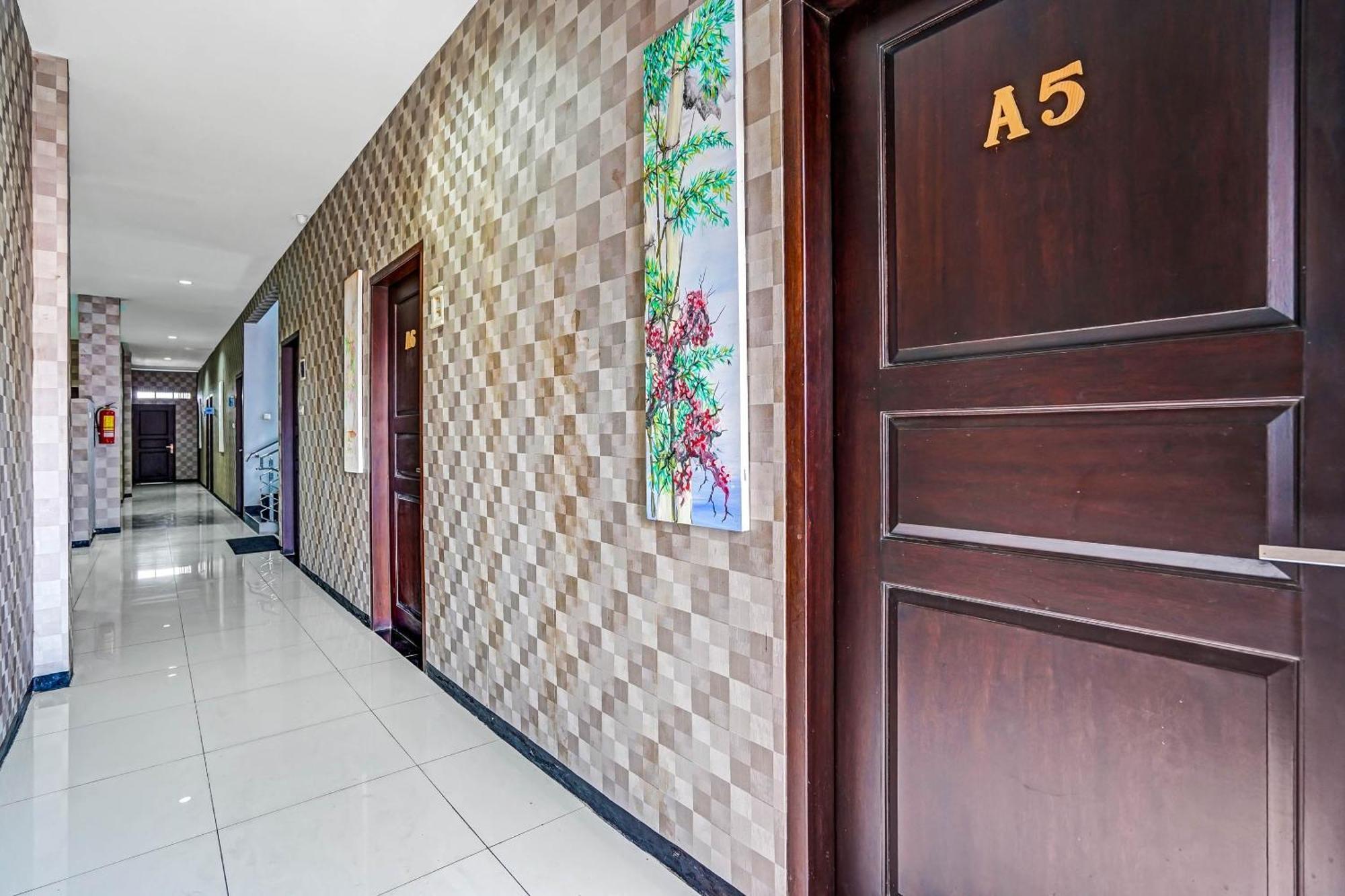 Oyo 90889 Dkb Residence Surabaya Eksteriør billede